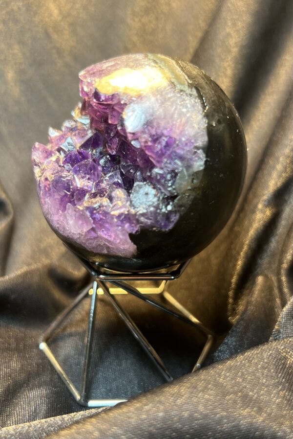 Amethyst Treasure Basin Geode - Image 3